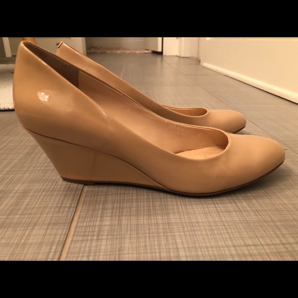 Nine West Nude patent leather wedges. Size 9 1/2.